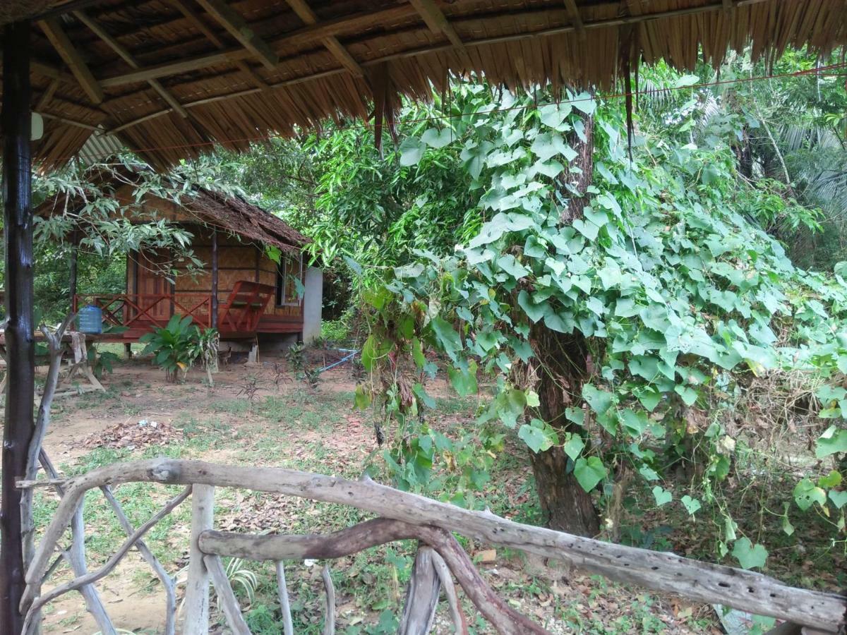 Phayam Garden View Hotel Koh Phayam Exterior photo